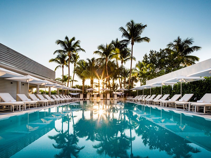 Vue  de la somptueuse piscine de l'hôtel Como Metropolitan, à Miami