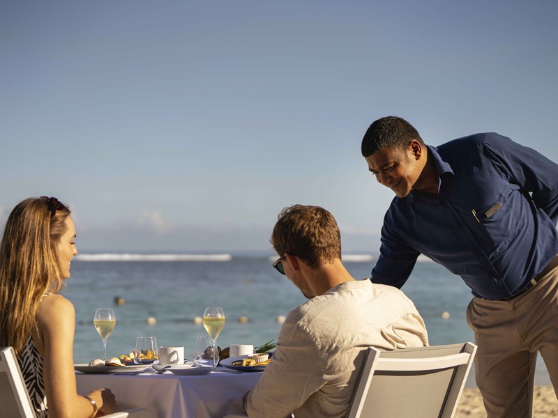 Profitez d'un somptueux repas les pieds dans le sable 