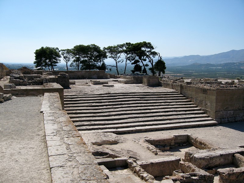 Découvrez le site de Phaistos, situé dans la plaine de Messara