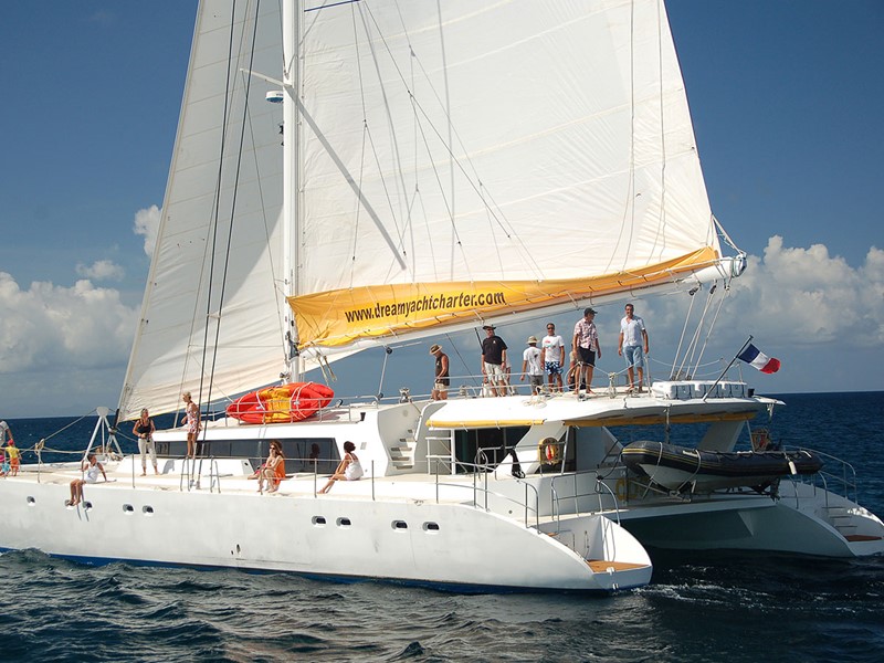 Le catamaran Mojito 82 vous offre tout ce dont vous avez besoin dans une atmosphère détendue et confortable