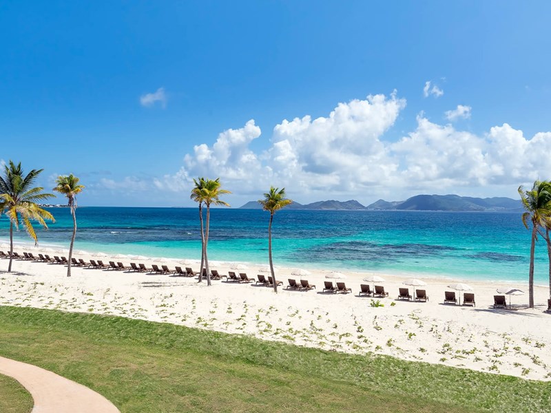 Aurora Anguilla, vue de la plage