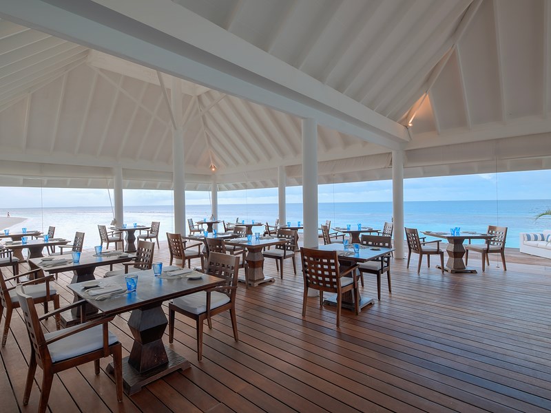 Profitez d'un dîner suspendu au-dessus du lagon  