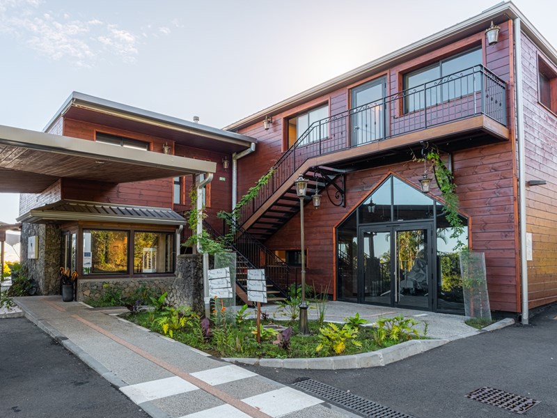 Mélange de matériaux naturels et modernité