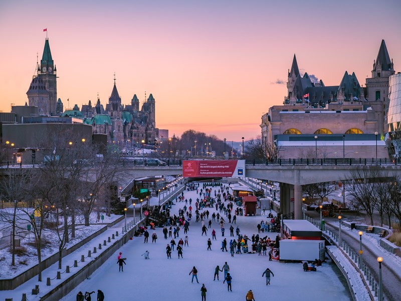 Patinage sous les étoiles sur le Canal Rideau