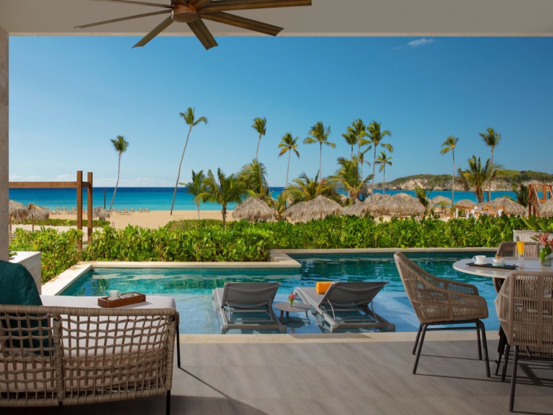 Preferred Club Master Suite Swim-Out Ocean Front - Adult Only