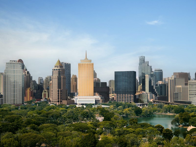 Profitez d'une vue dégagée sur la skyline et le Parc Lumpini
