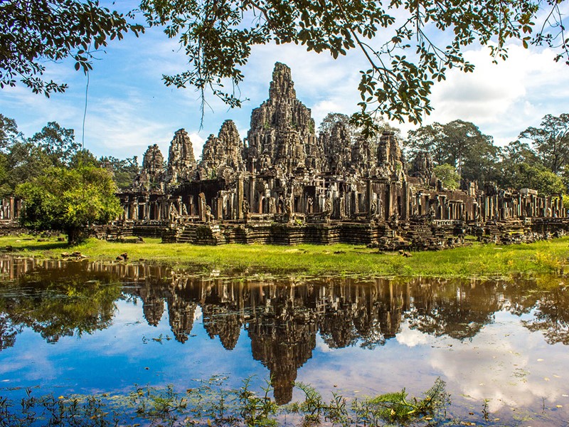 Explorez les ruines du Bayon d'Angkor Thom