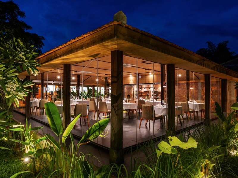 Un dîner gastronomique au restaurant UN