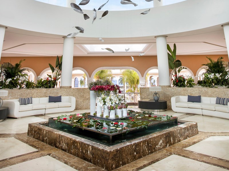 Le lobby de l'hôtel 