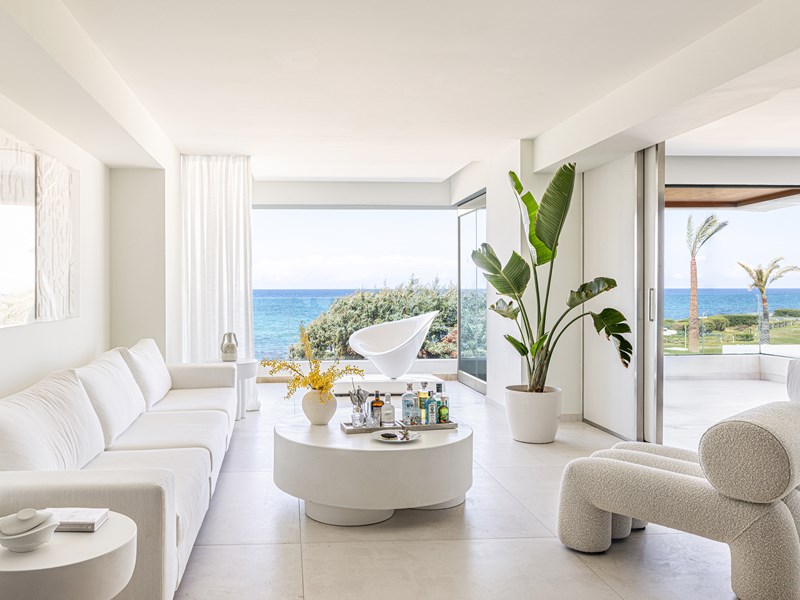 Luxury 1 Bedroom Suite with Frontal Sea View