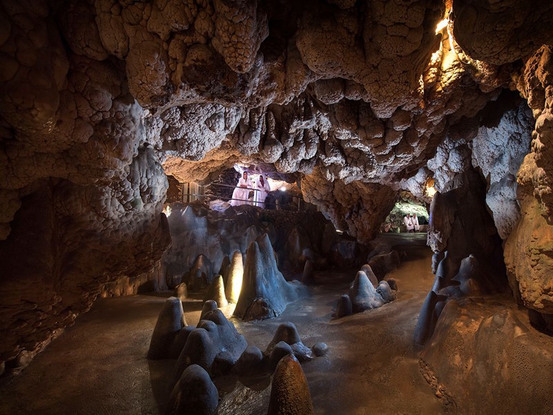 La grotte thermale millénaire