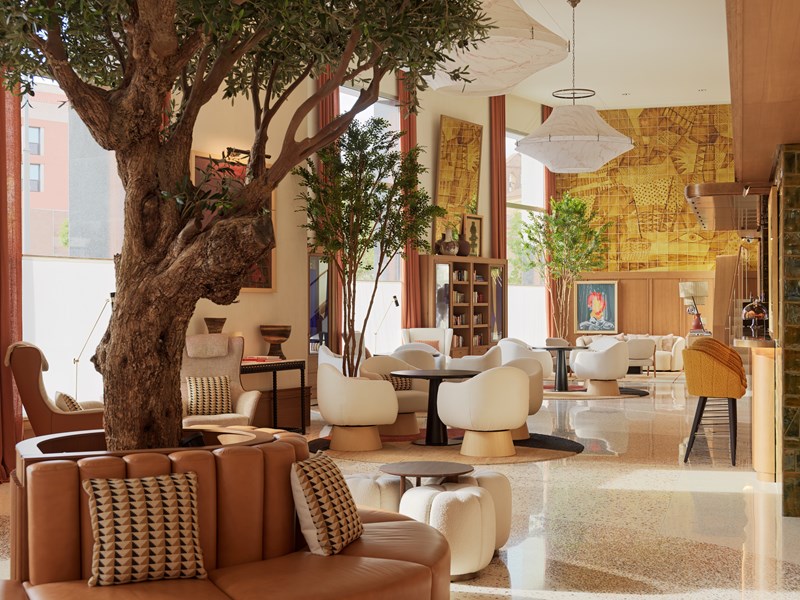 Le lobby lumineux et moderne