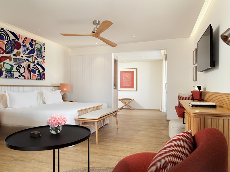 Corner2Rooms