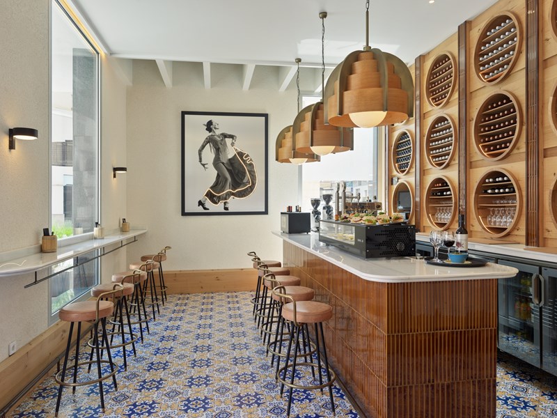 Tapas et vins locaux au Mundial Bar