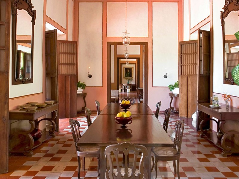 Le lobby de l'Hacienda Santa Rosa situé au Mexique