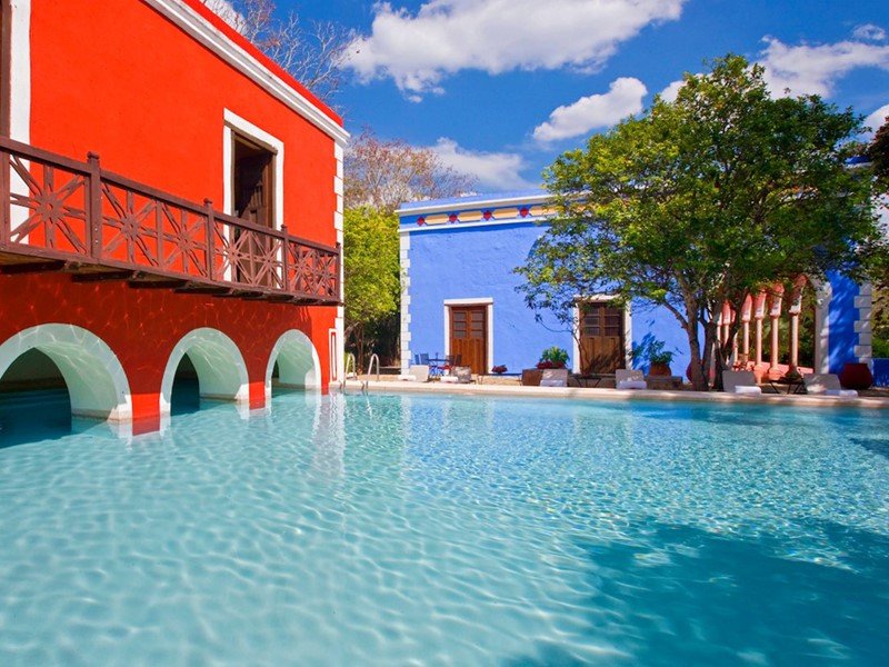 Profitez de la superbe piscine de l'Hacienda Santa Rosa 