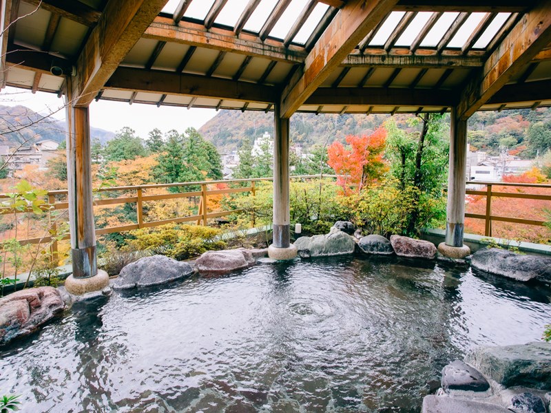 Un bain thermal au cœur de la nature