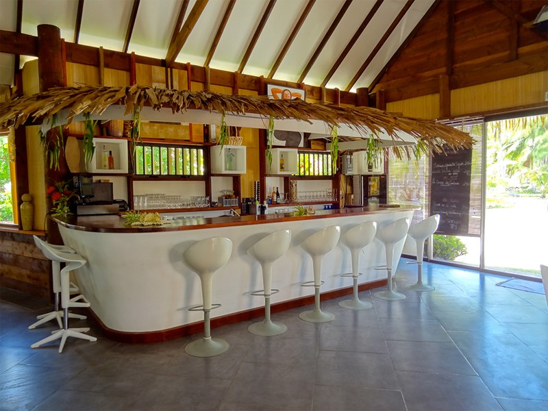 Le bar de l'hôtel Havaiki en Polynésie