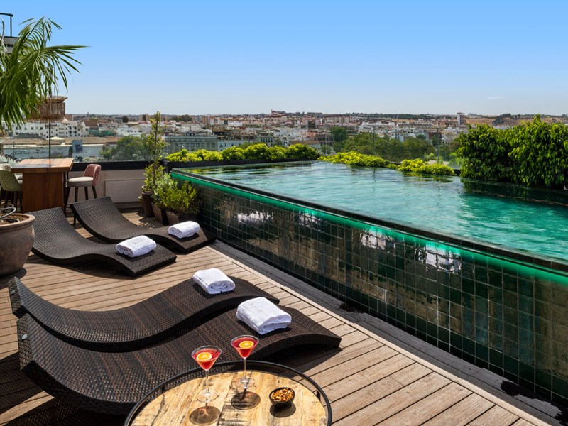Un rooftop avec vue