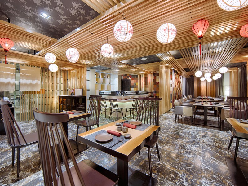 Spécialités japonaises au restaurant Wakaku de l'Hotel Royal Hoi An