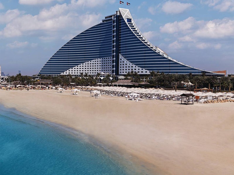 La plage du Jumeirah Beach Hotel à Dubaï