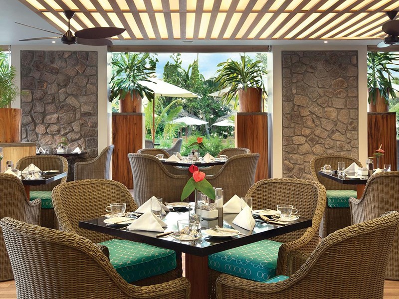 Le restaurant principal Café Lazare du Kempinski aux Seychelles 