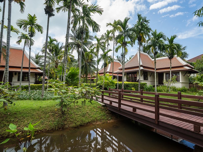 Le jardin luxuriant du Khaolak Laguna en Thailande