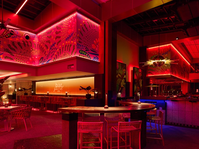 Profitez d'une ambiance festive au dernier étage