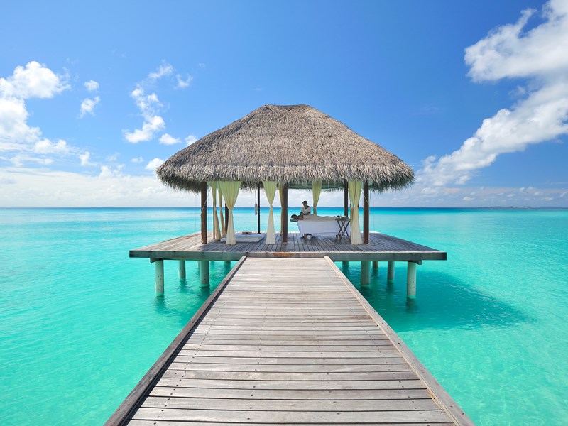 Soins relaxants face au lagon turquoise
