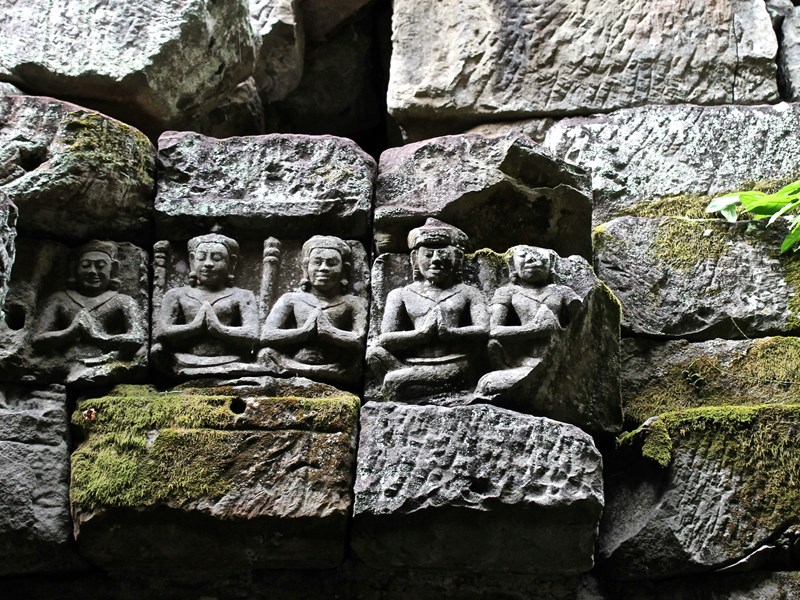 Les murs sont conteurs d'histoires dans les temples d'Angkor