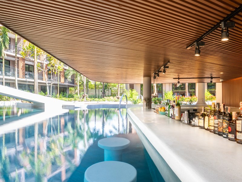 Kohala Bar, au bord de la piscine