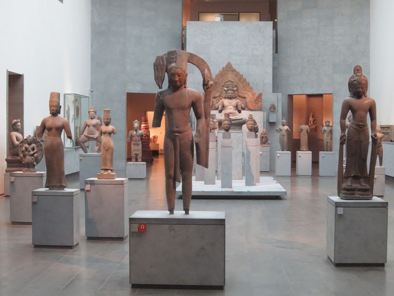Ooeuvres d'art emblématiques de la civilisation angkorienne au musée national