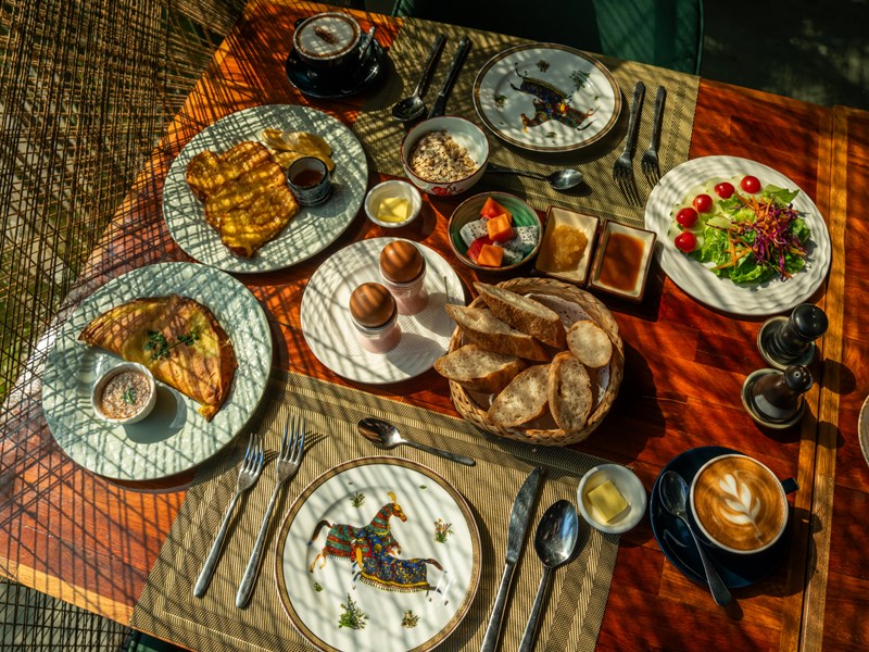 Le petit déjeuner servi au restaurant de l'hôtel