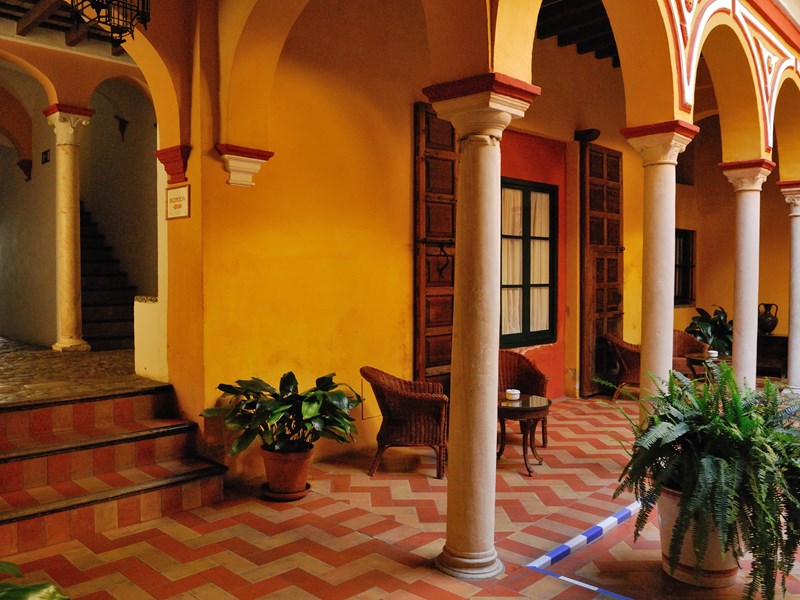 Des couloirs voûtés au charme d’antan