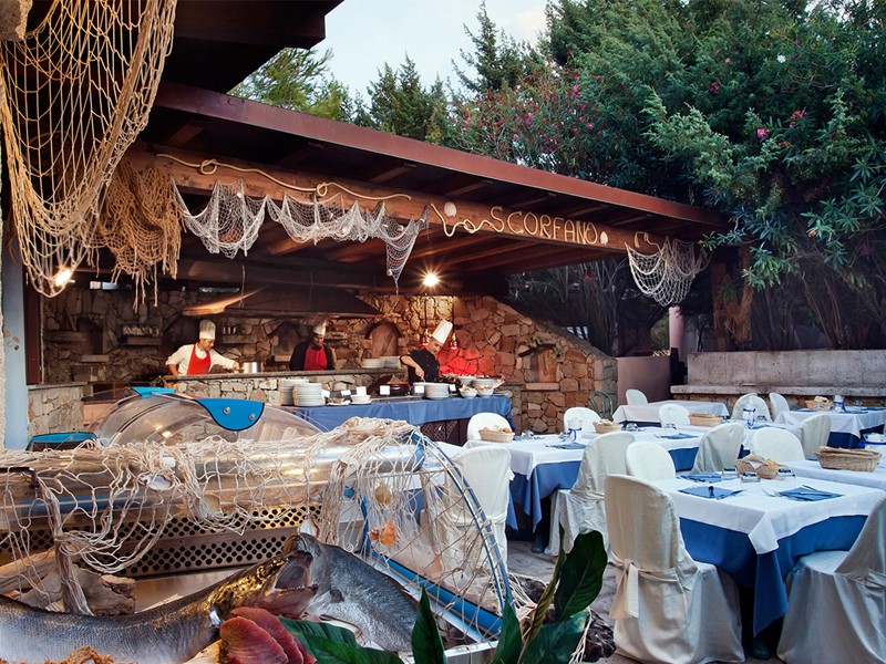 Le restaurant Scorfano de l'hôtel Le Dune Resort & Spa