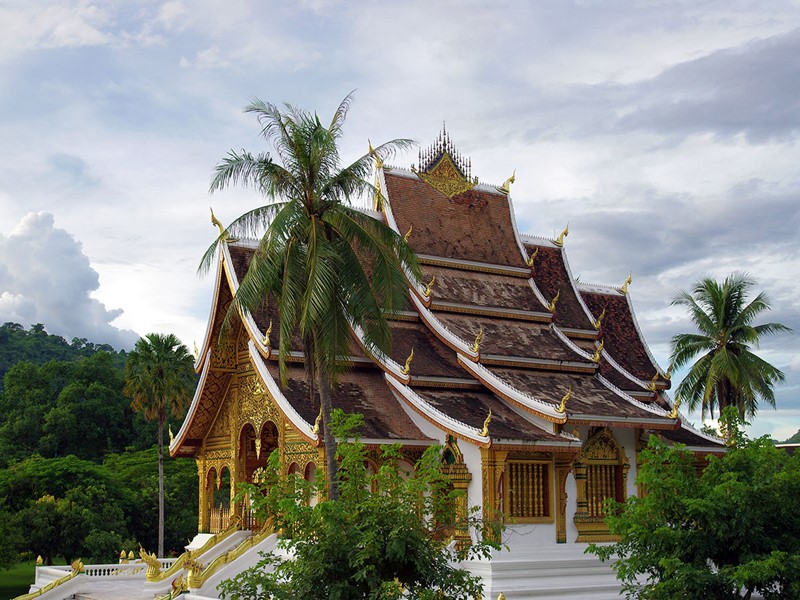 Découvrez le Wat May, le plus grand temple et le plus richement décoré de Luang Prabang