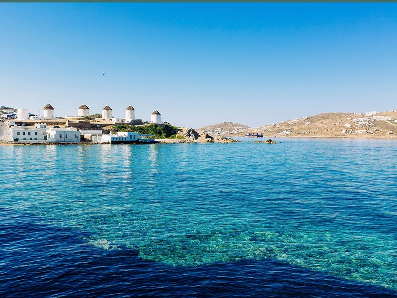 Les eaux translucides de la mer Egée, à Mykonos