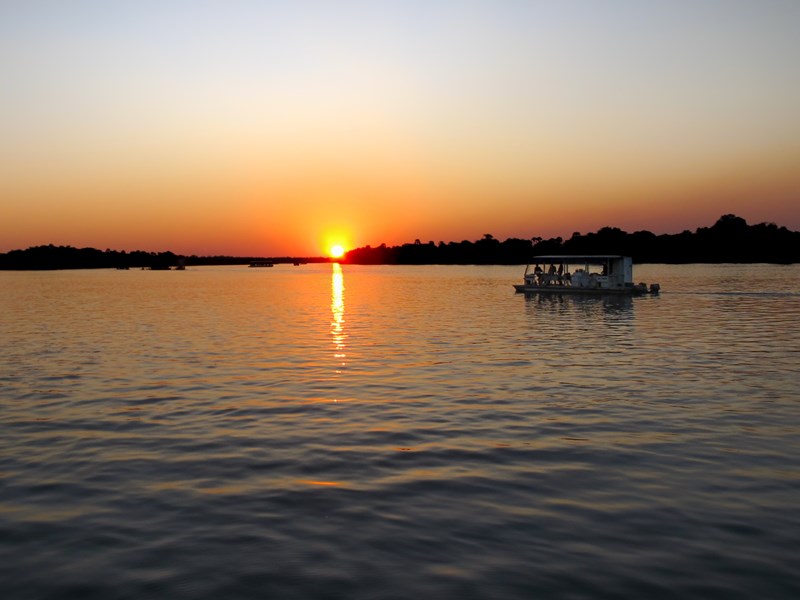 Vivez des instants de quiétude au coucher de soleil