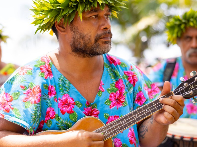 Accueil chaleureux au son des musiques locales