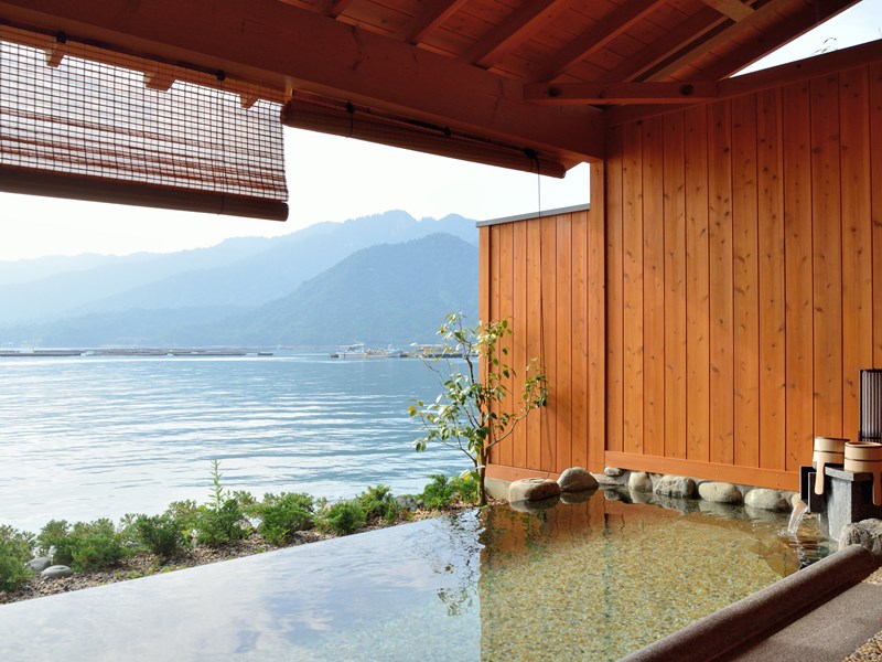 Onsen, bain thermal naturel