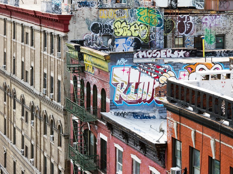 Tag urbain emblématique sur les murs du Bronx