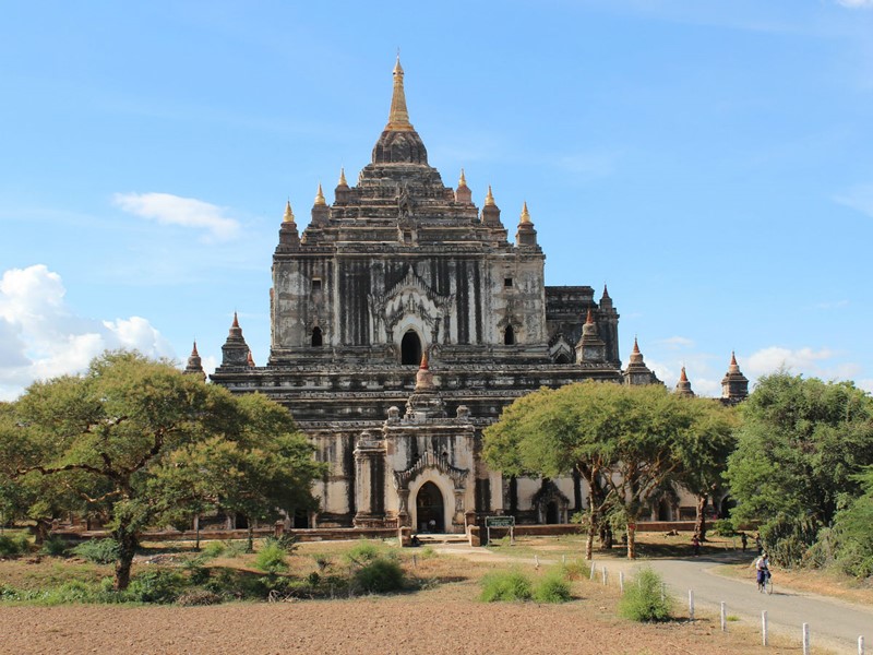 L'un des plus beaux monuments de la religion bouddiste, le temple Ananda à Bagan
