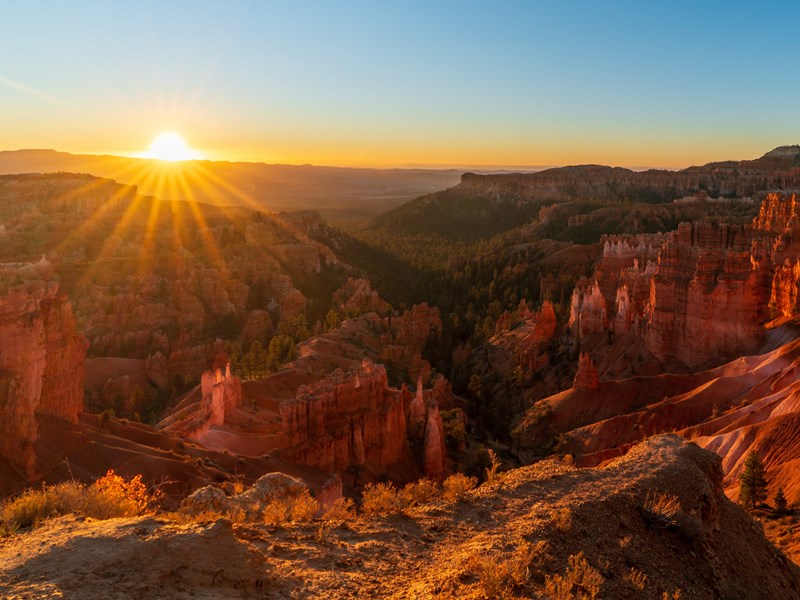 Lever de soleil spectaculaire sur Bryce Canyon