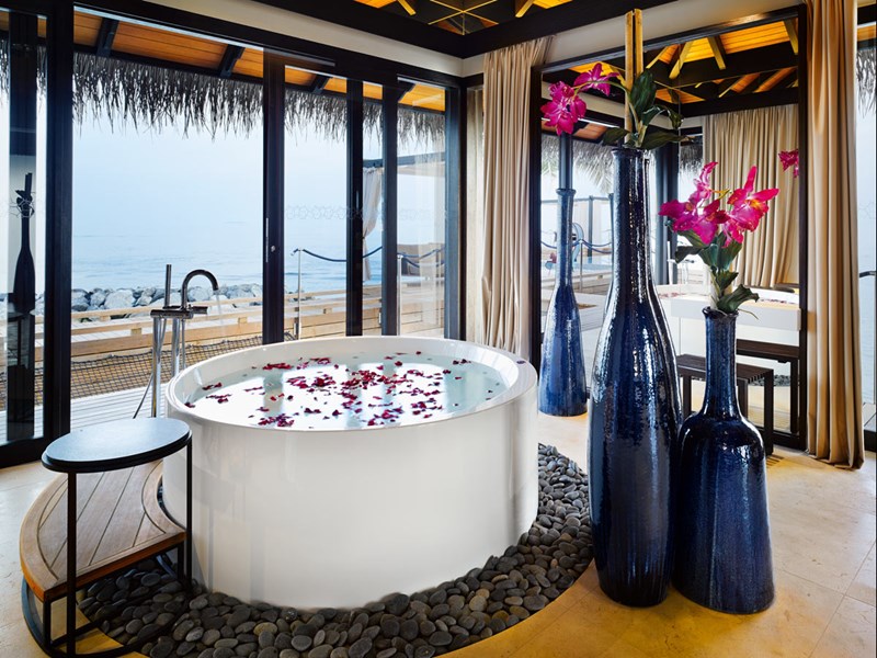 Bienvenue dans l’ultra luxe, une ambiance tropicale très élégante