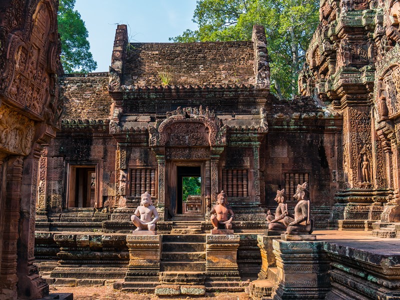 Banteay Srei et ses décors d'une finesse extrême