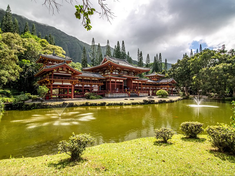 Des reflets magnifiques sur les bassins du sanctuaire
