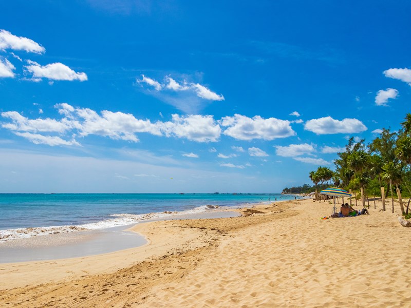 Une plage locale, plus sauvage