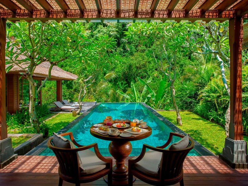 La piscine de la One Bedroom Riverfront Pool Villa