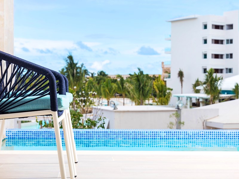 La Swim-up Luxury Jr Suite