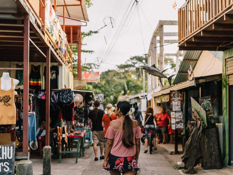 A la découverte des ruelles et de l’ambiance locale de Tortuguero